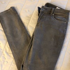 Two by Vince Camuto- gray skinny jeans